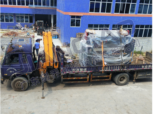 广东剑乔引进数控折弯机现场卸货图